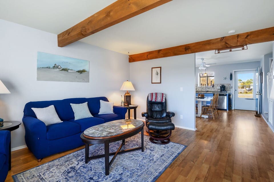 Comfy Living Area with Free Wifi and Flat Screen Streaming TV.