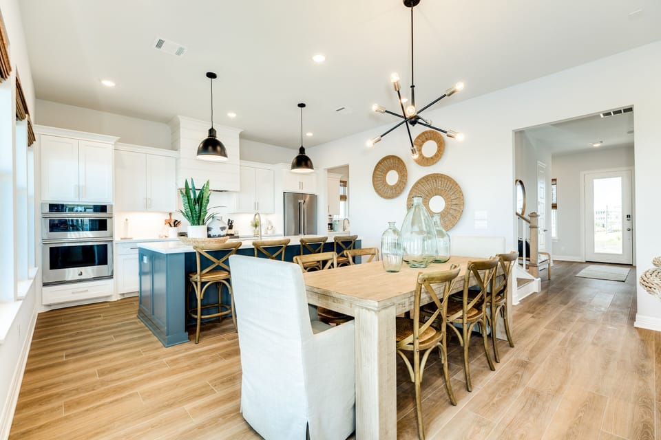 Sit up to 8 at the large dining table