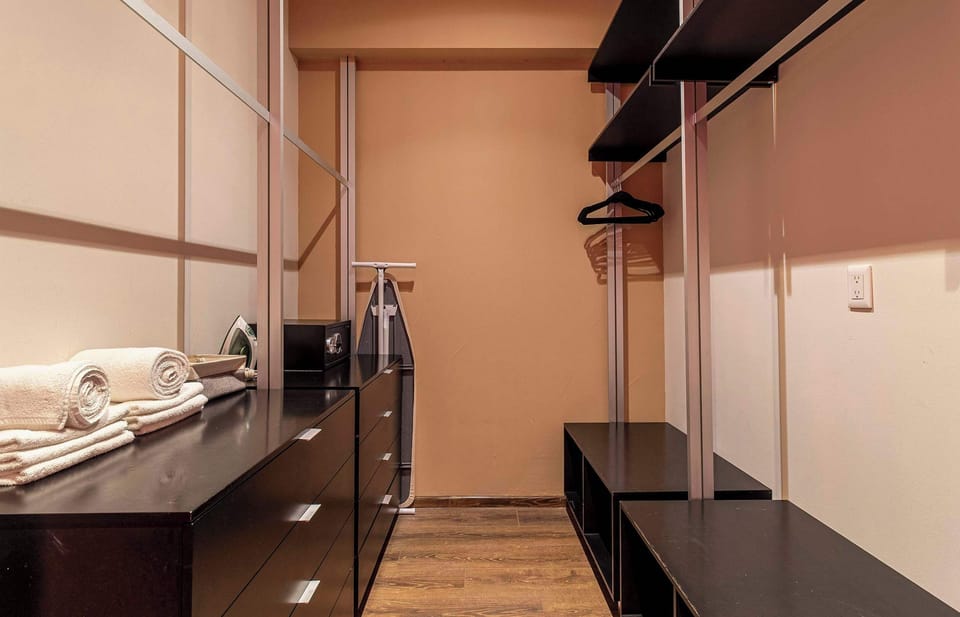 El mobiliario, la decoración y los servicios pueden variar ligeramente.