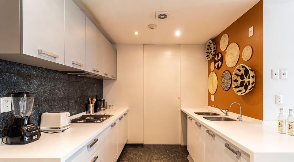 El mobiliario, la decoración y los servicios pueden variar ligeramente.