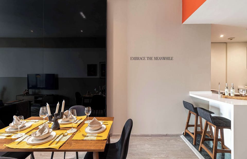 El mobiliario, la decoración y los servicios pueden variar ligeramente.