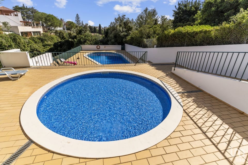 the ONLY shared area are the pools. Main pool, and toddler pool