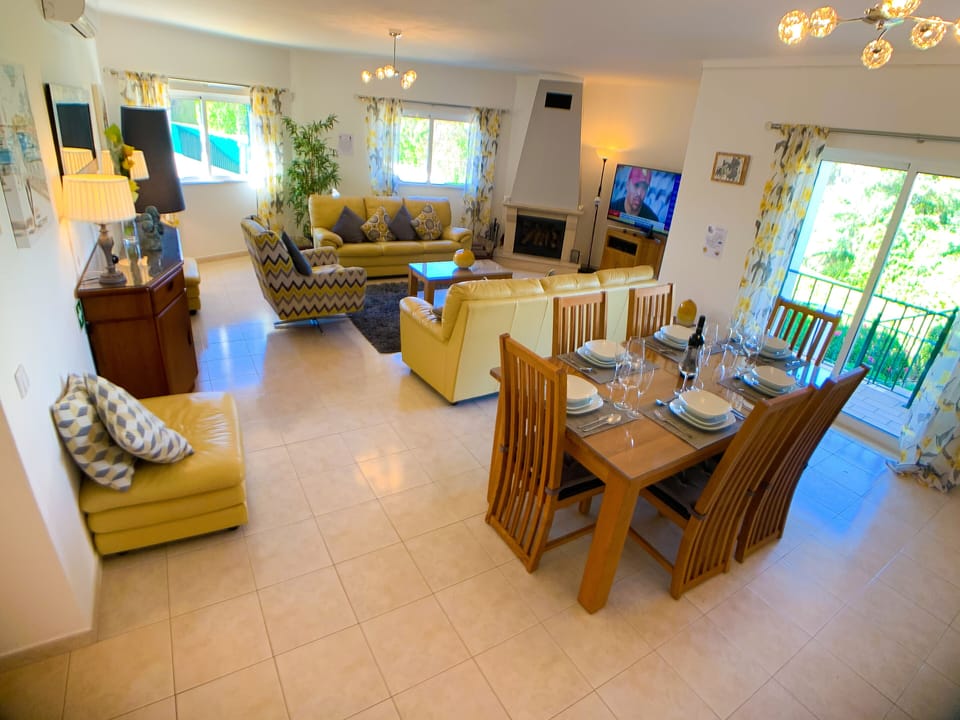 lounge / diner
