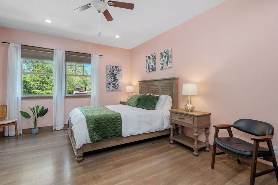 2nd bedroom