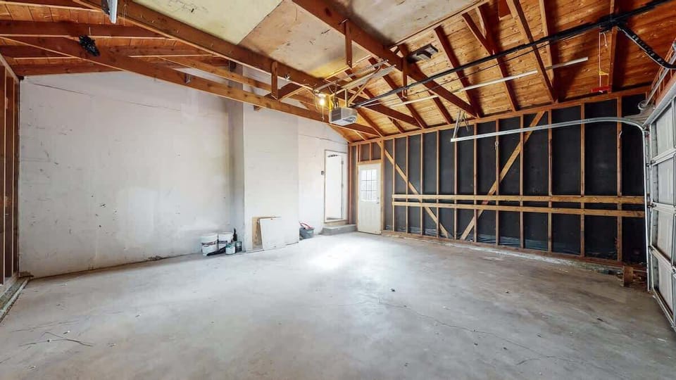 Spacious garage.