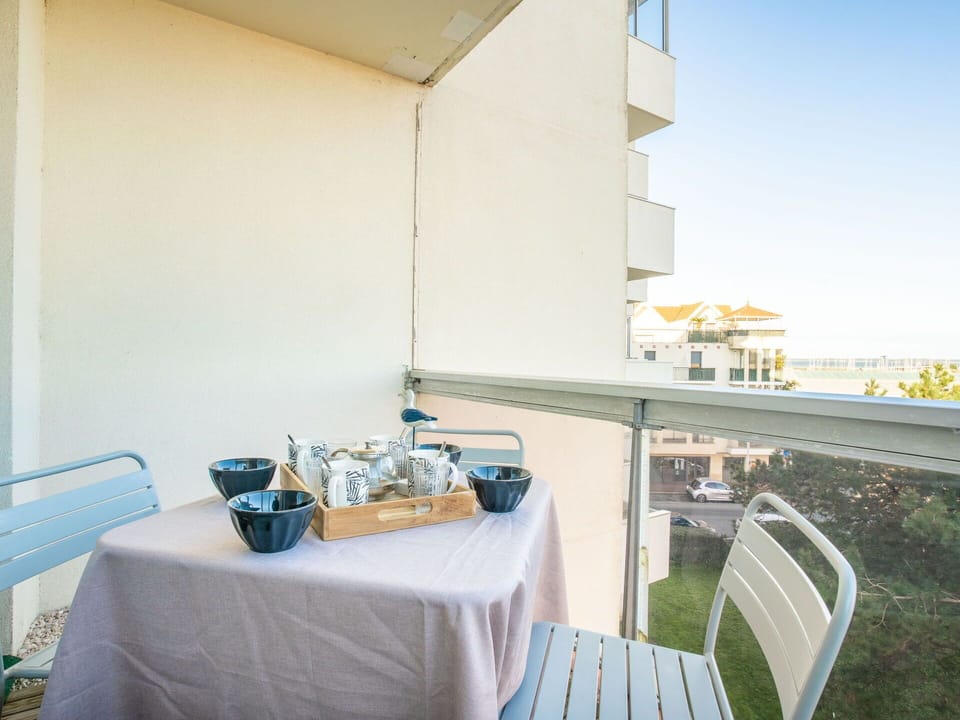 Furniture, Table, Building, Plant, Sky, Tablecloth, Chair, Interior Design, Shade, Outdoor Furniture
