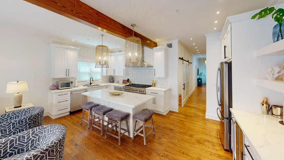 Stylish and Well-Equipped Kitchen, Designed for Your Culinary Ne