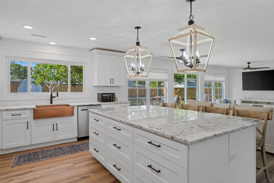 Open floorplan. 