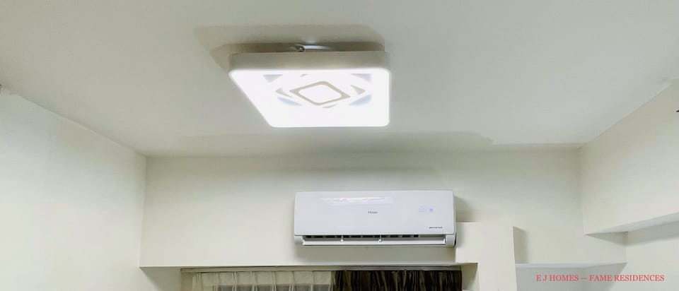 Split Type A/C - LED Lights