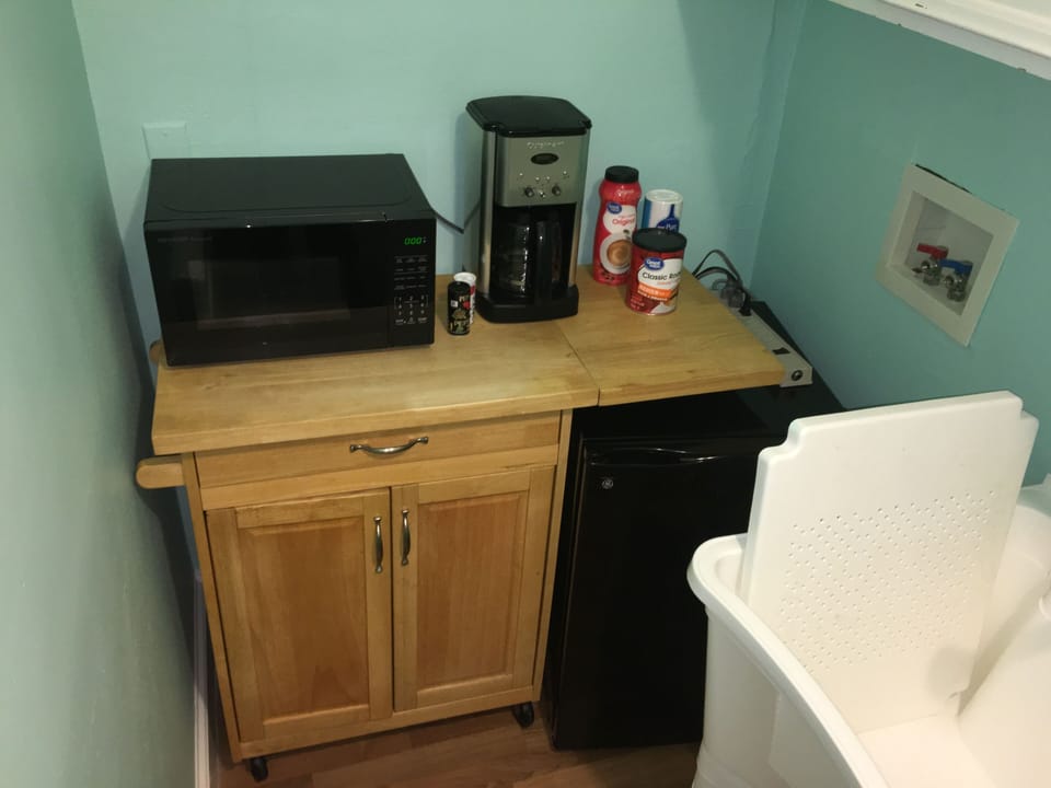 Microwave, Oven, Furniture, Indoors, Table