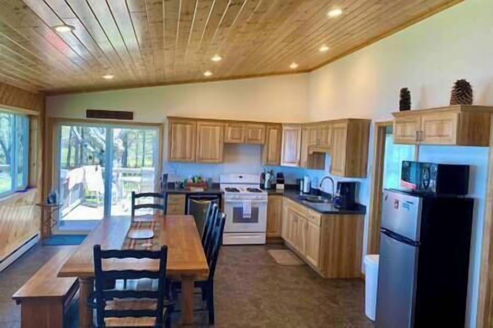 75e31d99 3762 4d8c a26c be7672a2dbd4