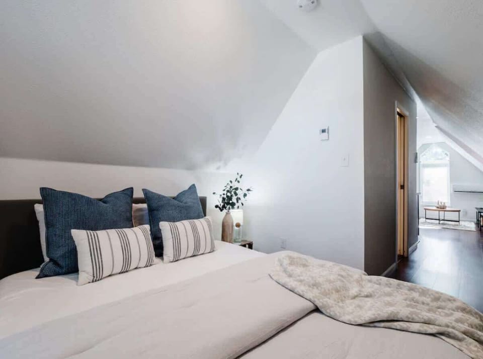 Queen Bed