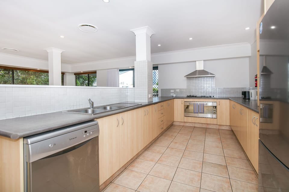 Kitchen 2 - upper level