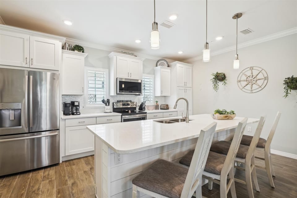 level 1-kitchen island-120187046