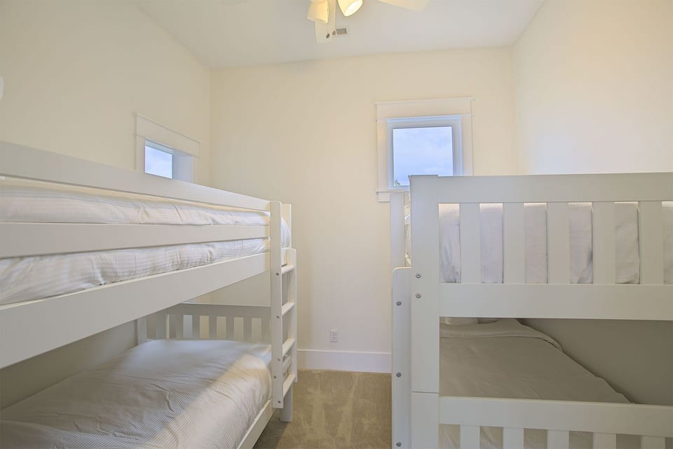 Emerald Haven Bunk Room