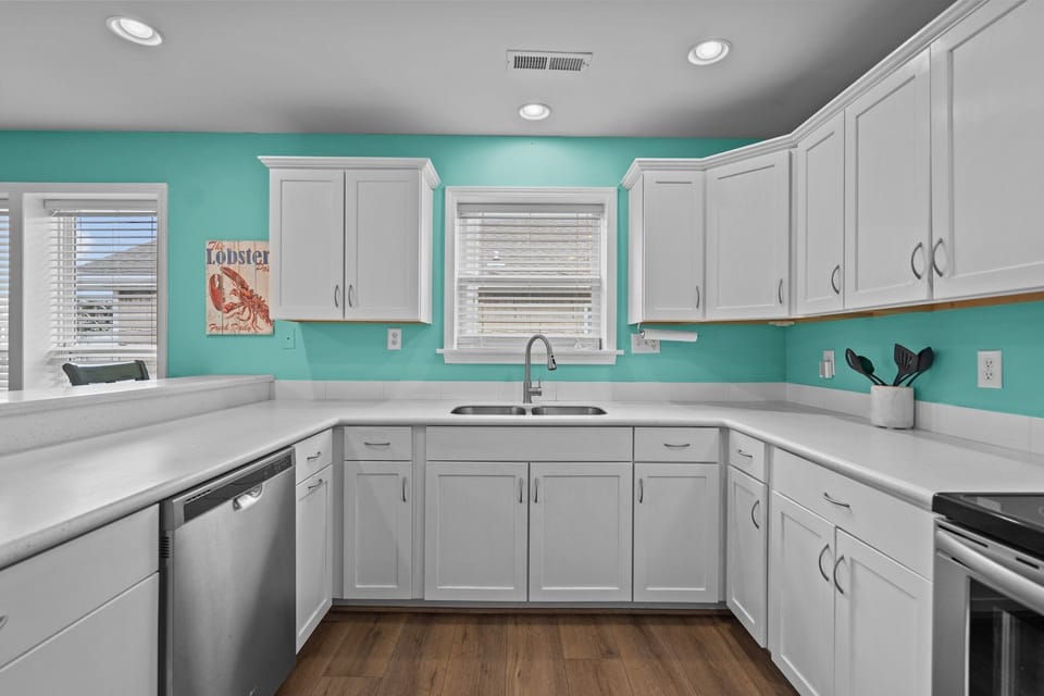 Kitchen with all essentials 
