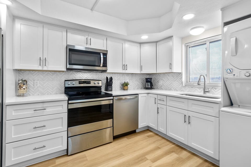 Fully equipped kitchen with everything you need to prepare your meals