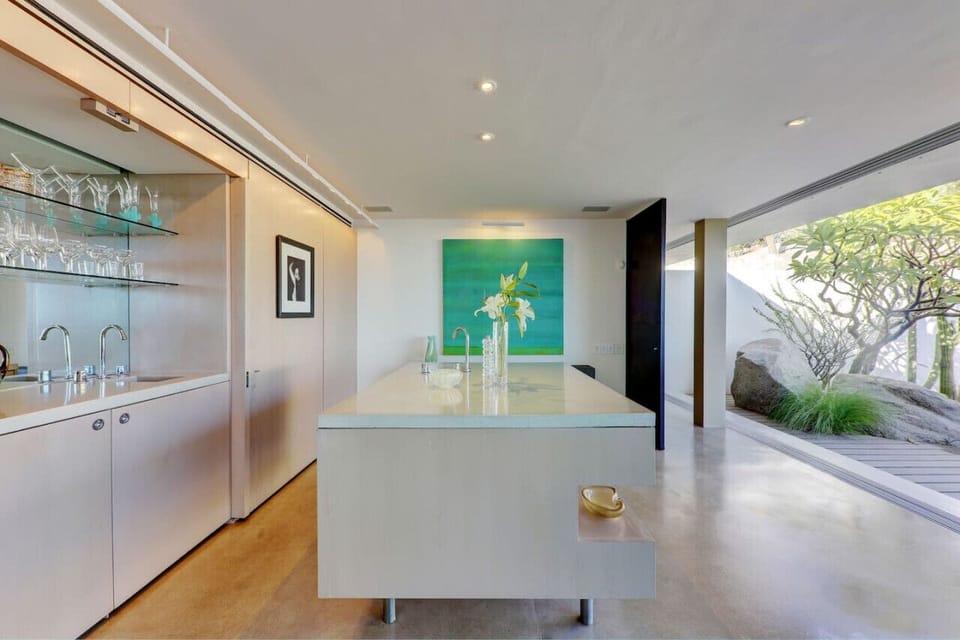 Wet bar