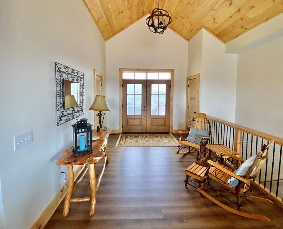 Spacious Entryway