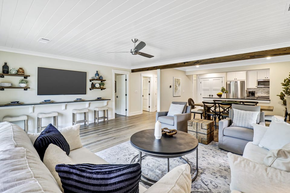 672 Queens Grant | Living Room - 672 Queens Grant | Living Room