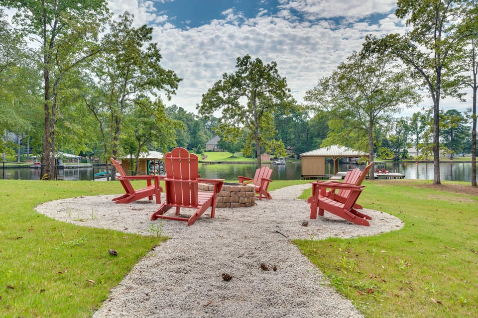 Milledgeville Vacation Rental | 5BR | 4BA | Step-Free Entry | 3,885 Sq Ft