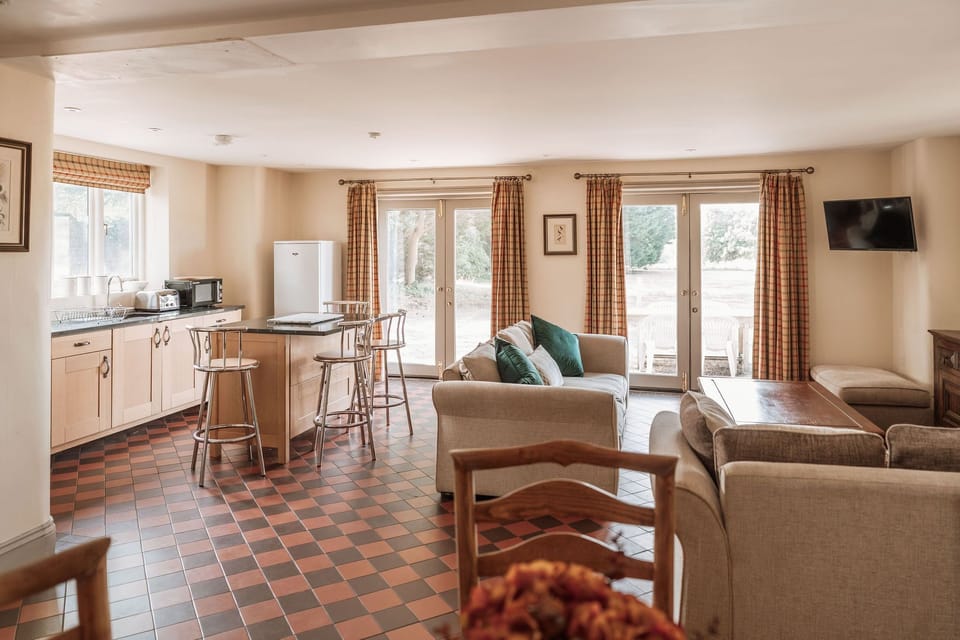 East Lodge Living Space & Kitchen
