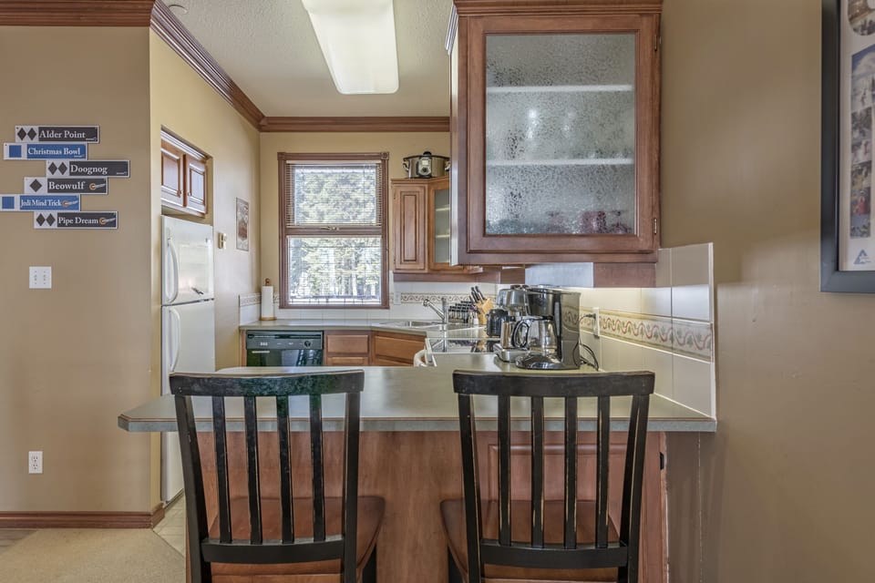 Breakfast Bar - Seats 2 