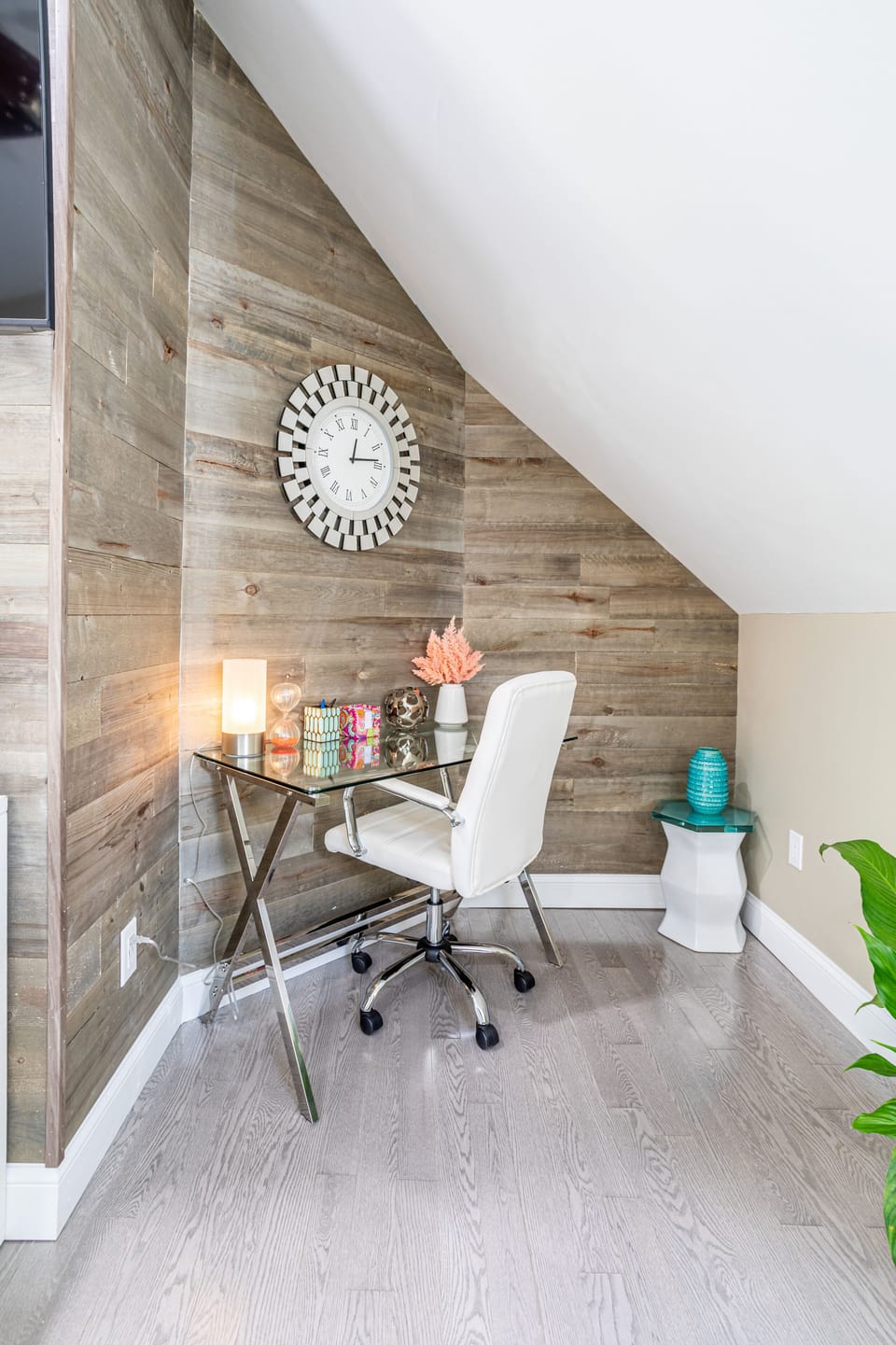 The office nook gives you a productive space to catch up on work