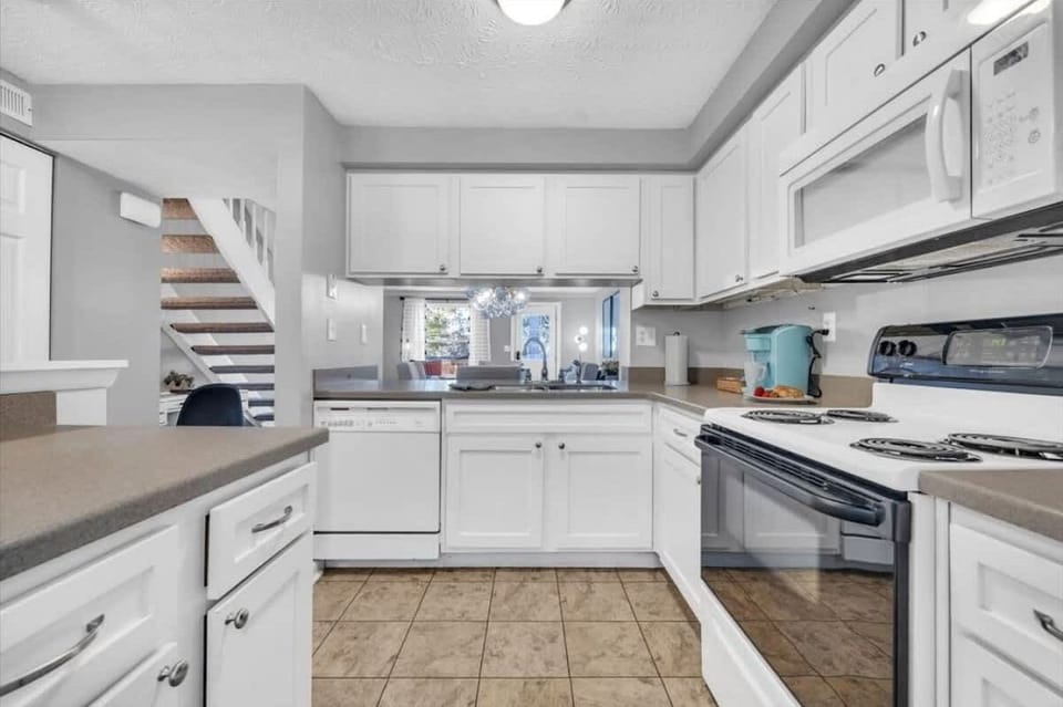 Kitchen 2