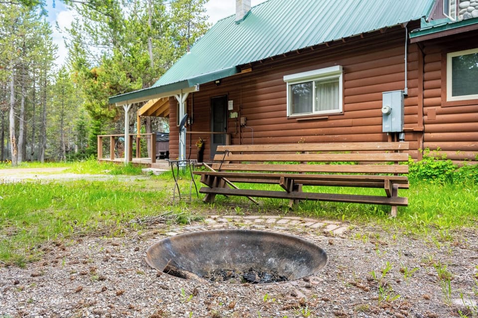 Large firepit for nighttime smores
