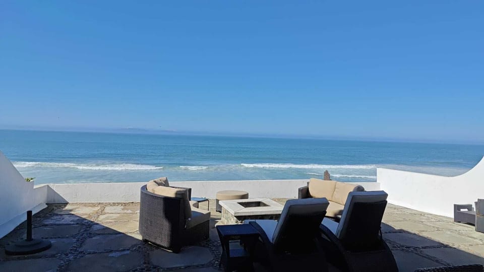 Large Patio w/expansive ocean view