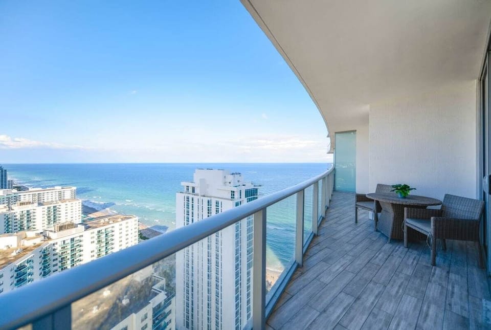 Amazing view of the city and the ocean.