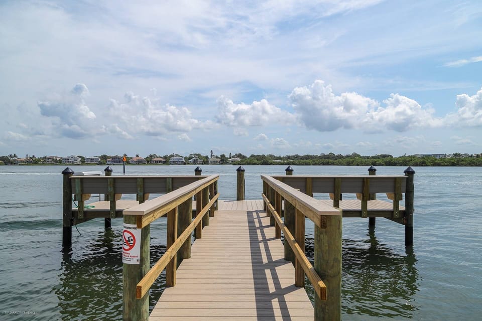Fishing pier located on the bay side of Palm Bay Club.  Catch & eat!!