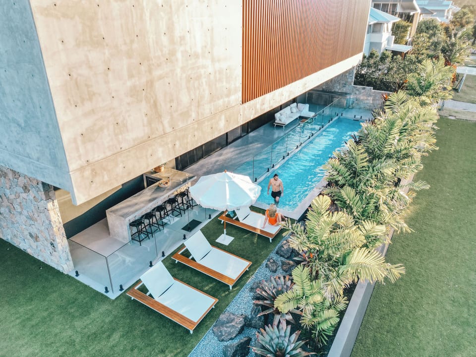 Mana Beach House - Alfresco and Pool area