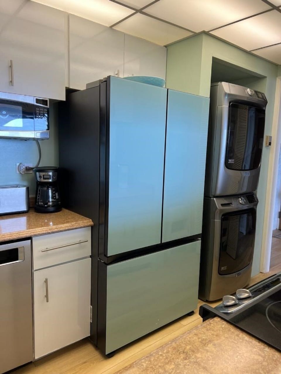 Nice, new appliances