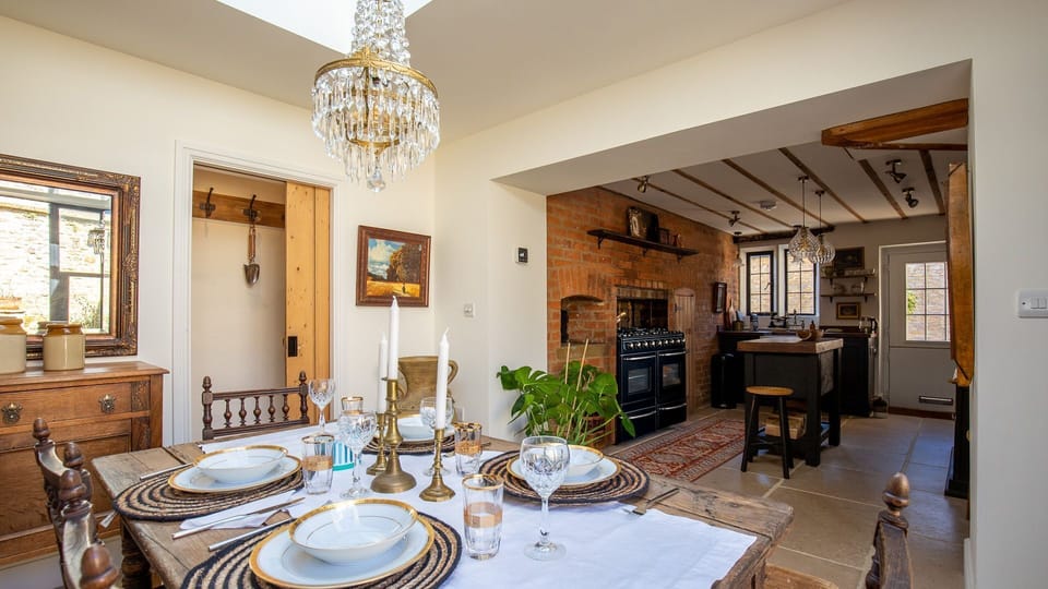 Elegant dining area, Little Oakley Cottage, Bolthole Retreats