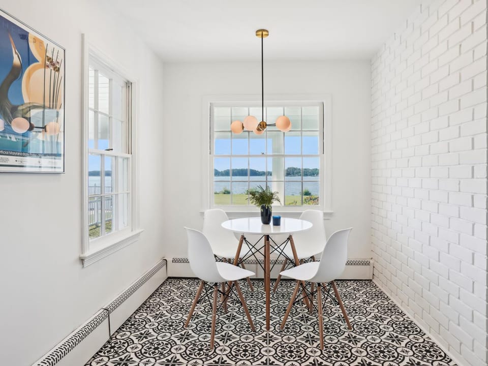 Breakfast Room