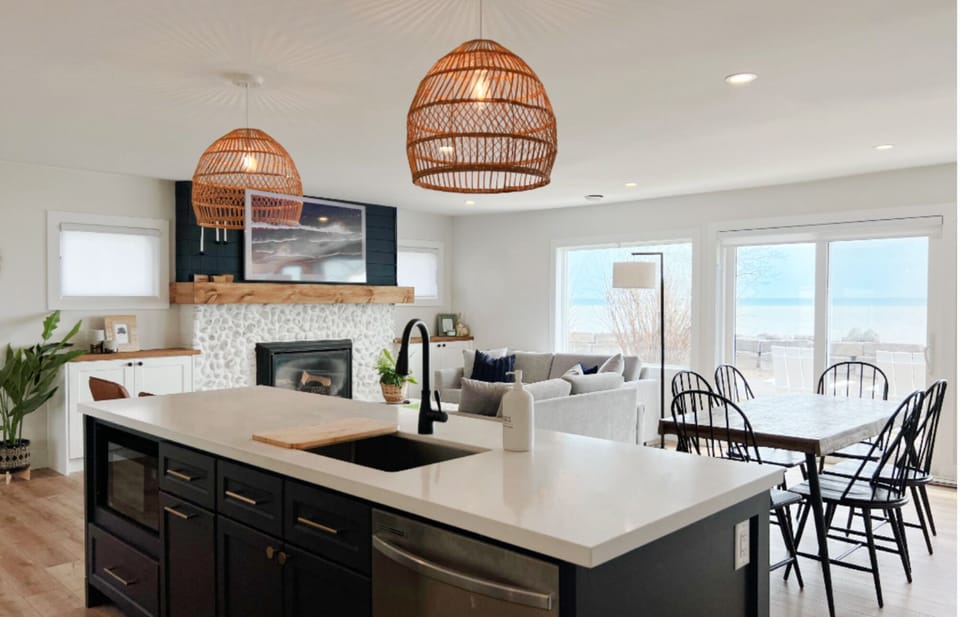 Open concept living and dining room to enjoy the views of Lake Erie.