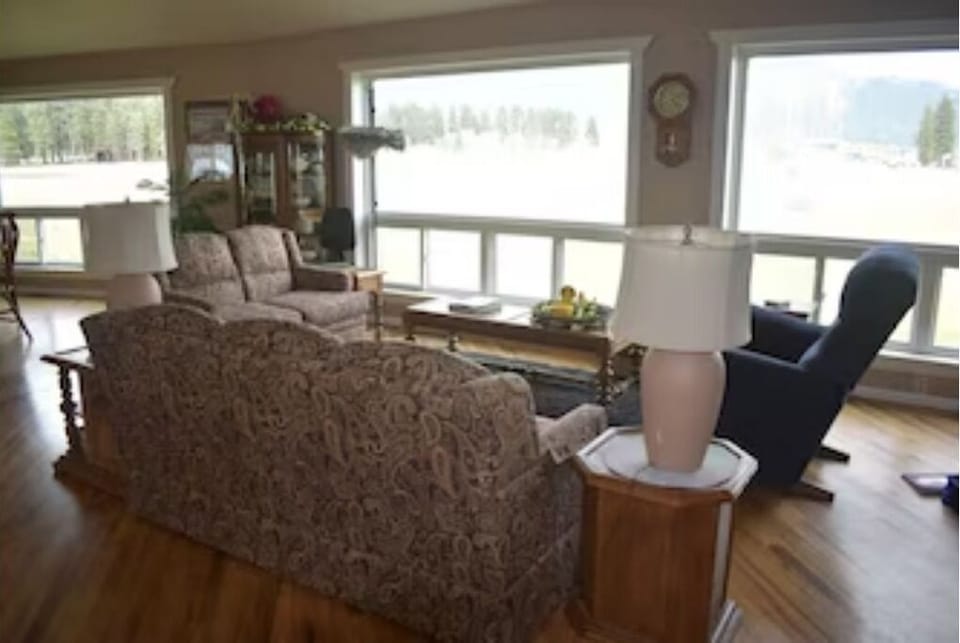 Rocky Mountain Inn Bed and Breakfast Great Room, with a spectacular view;