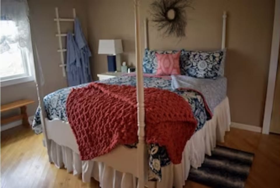 Glacier, queen bed and davenport will sleep 1 adult or 2 small children;