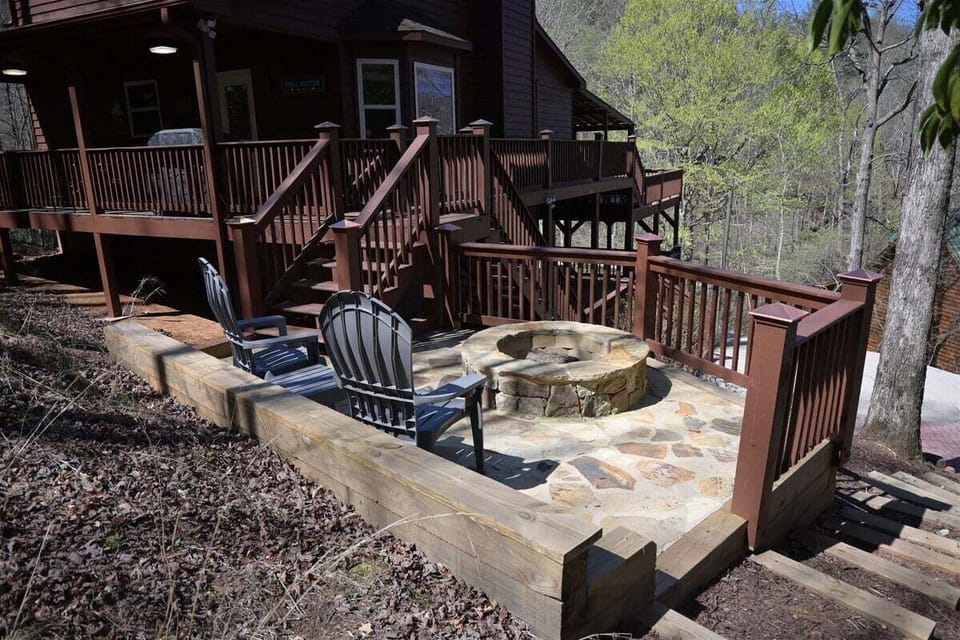 Fire Pit Just Steps Away from the House