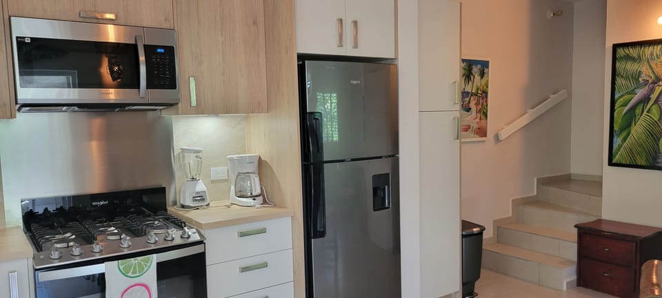 Kitchen complete with all new appliances :)