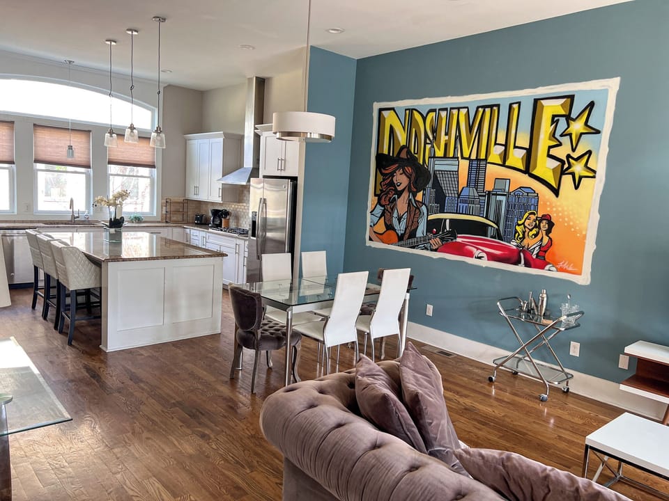 Open Concept Entertaining Area (2)