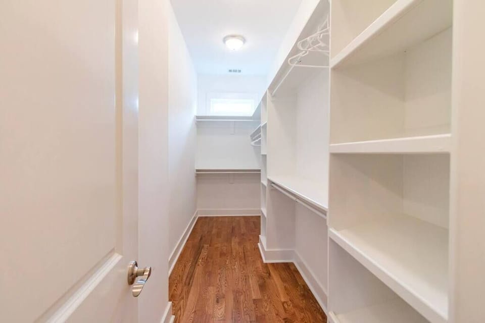 Bedroom 3 Walk-in Closet