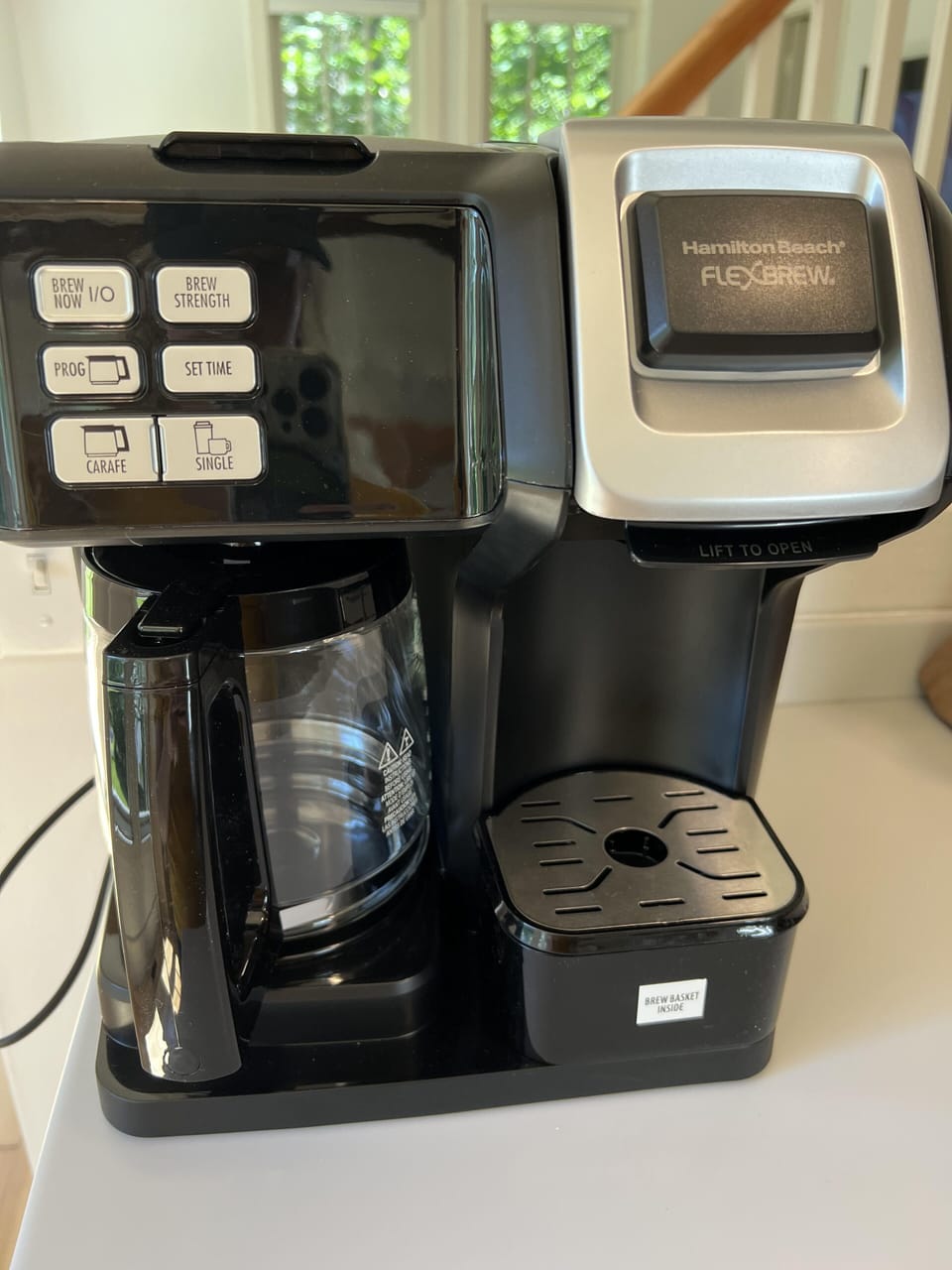 Coffer maker with for drip coffee and single cup