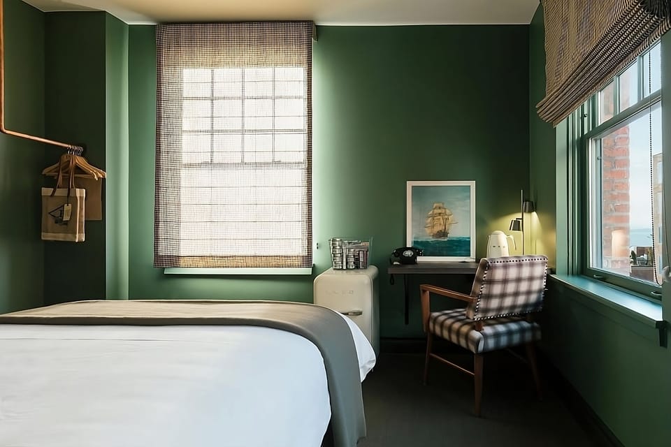 Unit with 1 Queen size Bed