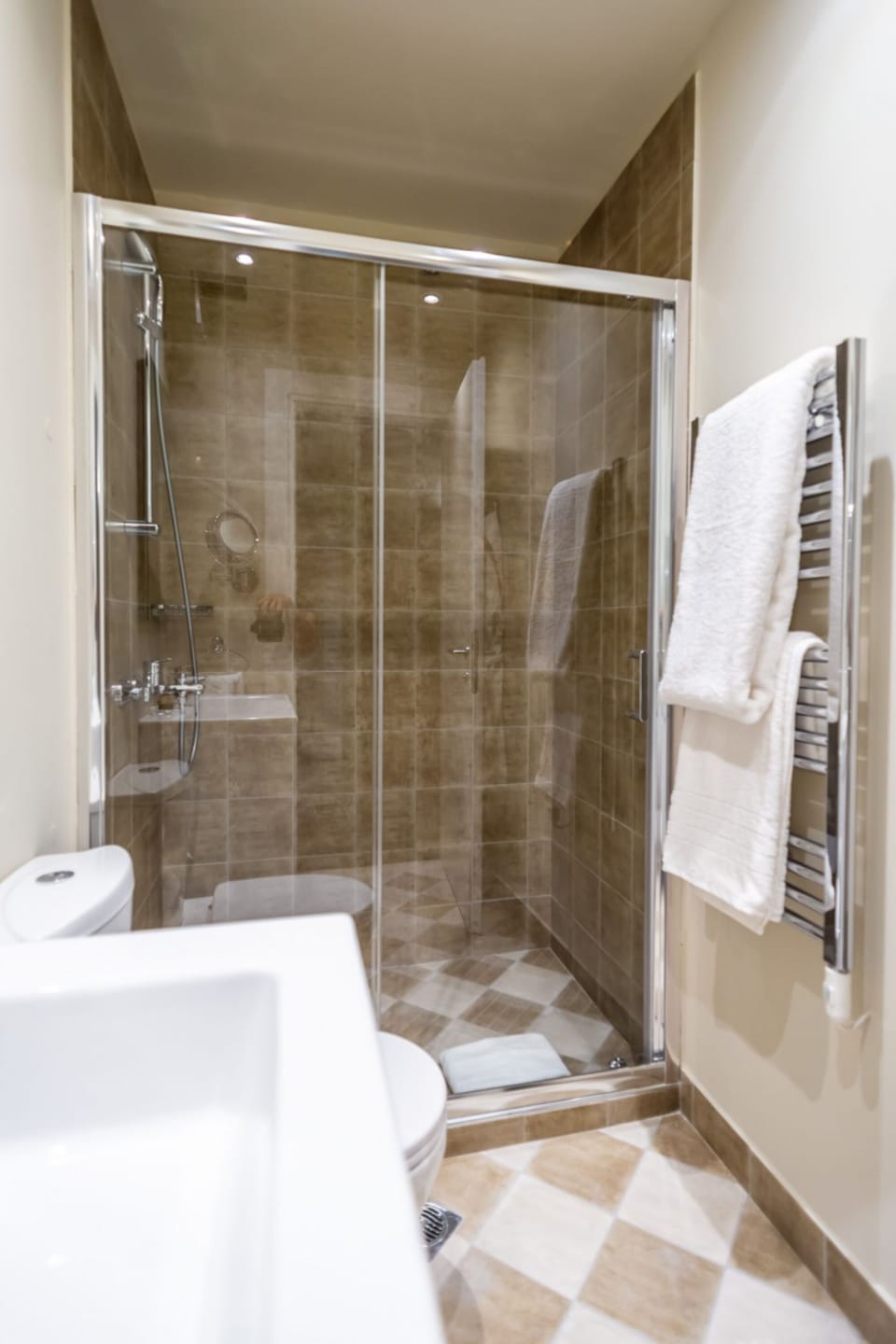 Bathroom With Modern Design
