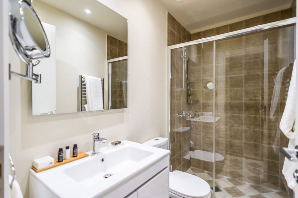 Bathroom With Modern Design