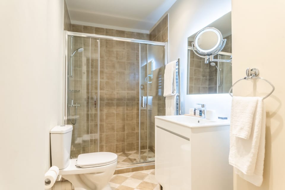 Bathroom With Modern Design