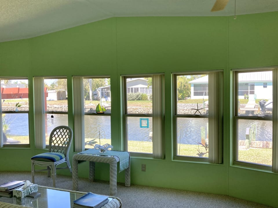 Florida Sunroom open layout - home is 1,400 sq/ft